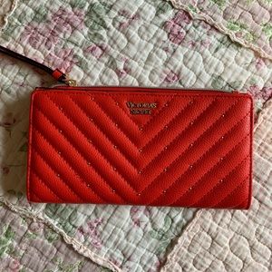victoria’s secret clutch wallet